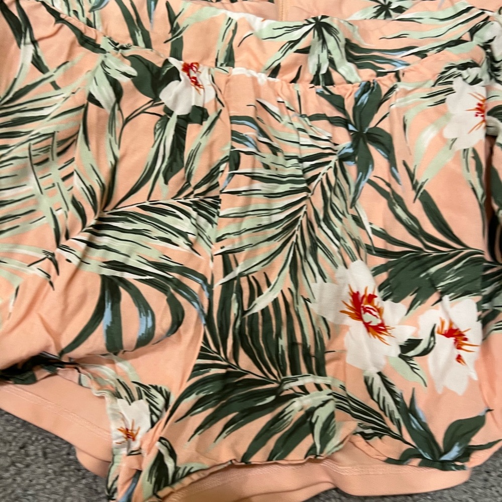 It’s a pair of short from windors